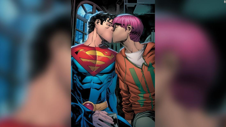 最新巻に登場するスーパーマンと男性記者のジェイ・ナカムラ（右）/DC